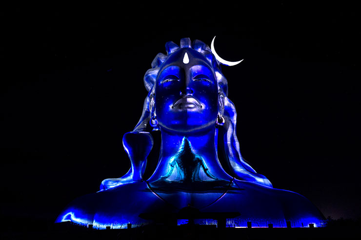 Adiyogi Laser Show : Big projects with multiple laser controllers will